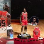 (PRE-ORDER) ENTERBAY 1/6 Scale Real Masterpiece NBA Collection I’M BACK #45 Michael Jordan